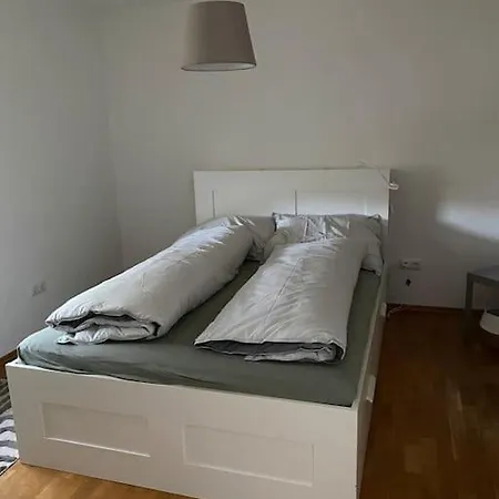 Apartment Apartment *